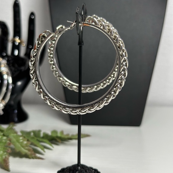 Textured Full Hoop Earrings - Picture 3 of 5